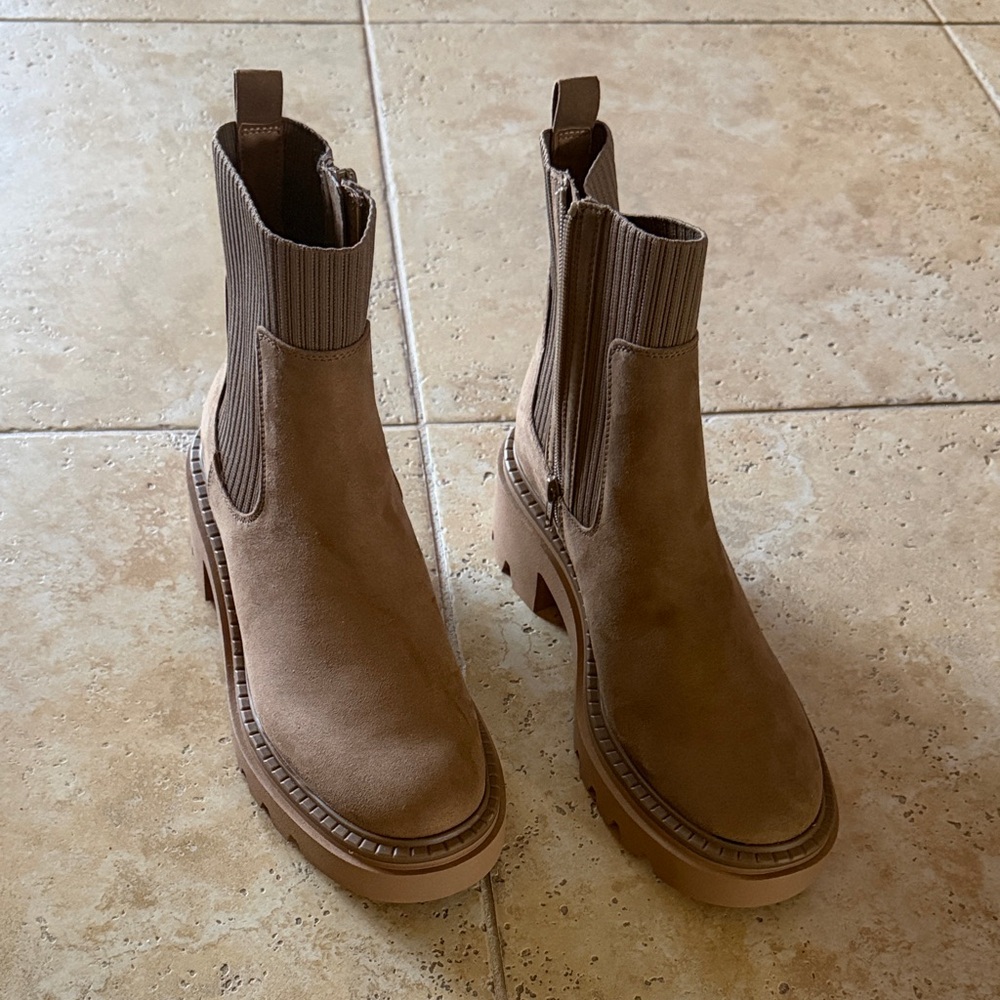 Universal Thread Women's Tan Ankle Boots